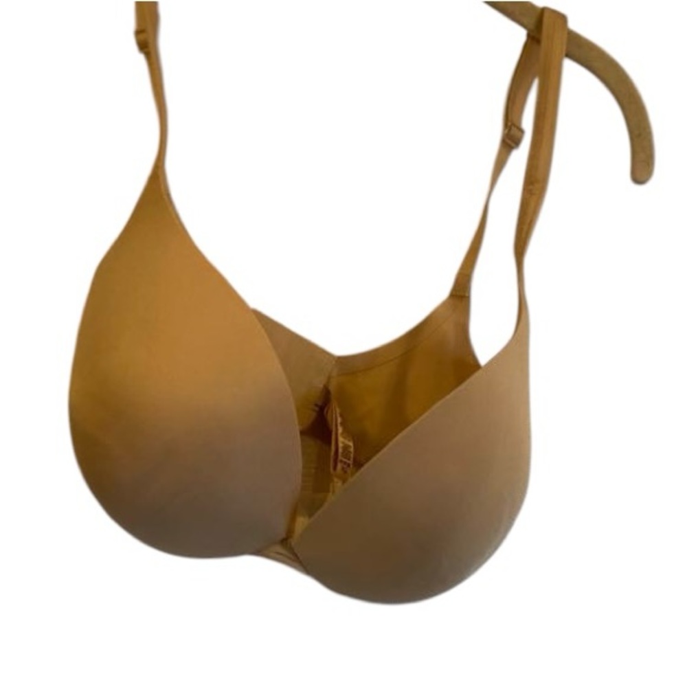 SKIMS Smooth Molded T-Shirt Bra in Tan, Size 32DDD/32F